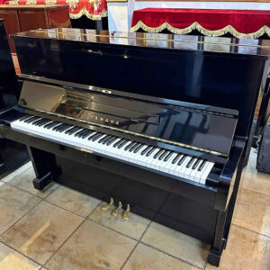 Yamaha U1G