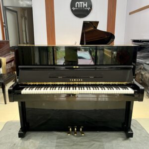 YAMAHA U1F BLK POLISHED EBONY